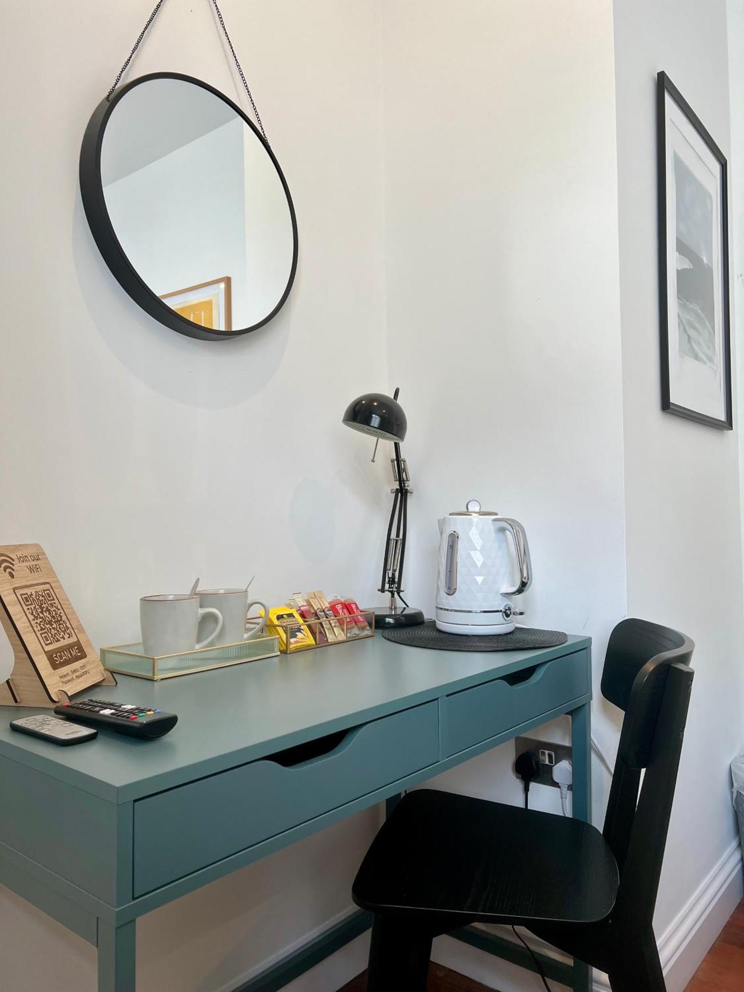 Private Double Room With Ensuite, No Breakfast, Truro City Centre 外观 照片