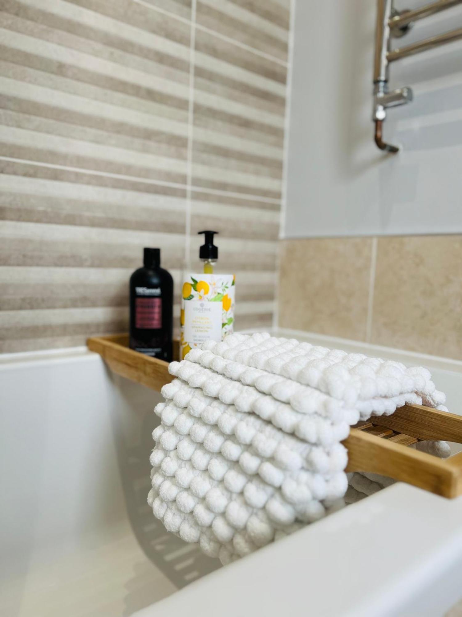 Private Double Room With Ensuite, No Breakfast, Truro City Centre 外观 照片